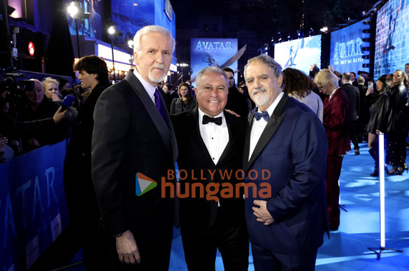 photos sam worthington zoe saldana kate winslet james cameron attend world premiere of avatar the way of water in londons leice 3