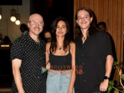 Photos: Shibani Dandekar snapped with her friends in Bandra