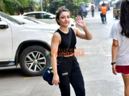 Photos: Soha Ali Khan spotted in Bandra