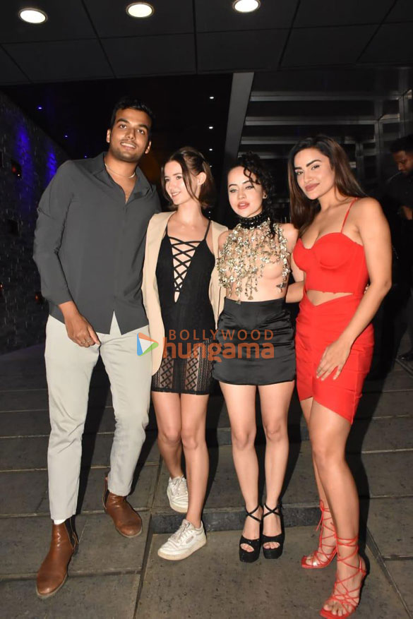 photos uorfi javed snapped at hakkasan in bandra 1