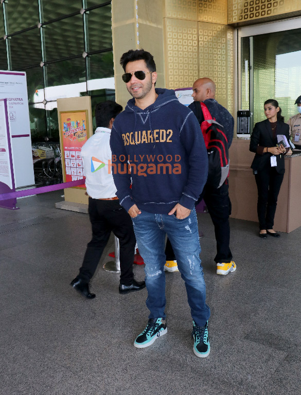 photos vicky kaushal katrina kaif varun dhawan and others snapped at the airport 3
