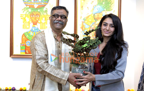 photosumesh shukla neha mehta dhimant vyas kavya vyas natura art jehangir art gallery 3