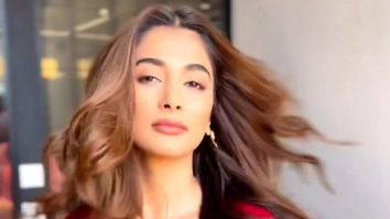 Pooja Hegde raises the temperature with her hotness in a red saree