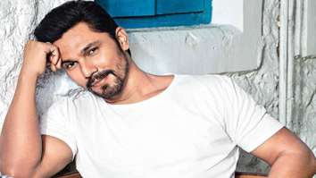 Randeep Hooda speaks his mind on OTT vs Theater debate; urges to maintain a balance between story and razzle-dazzle