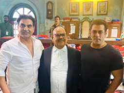 Salman Khan is all smiles as he meets Satish Kaushik, Arbaaz Khan on the sets of Patna Shukla; see photos