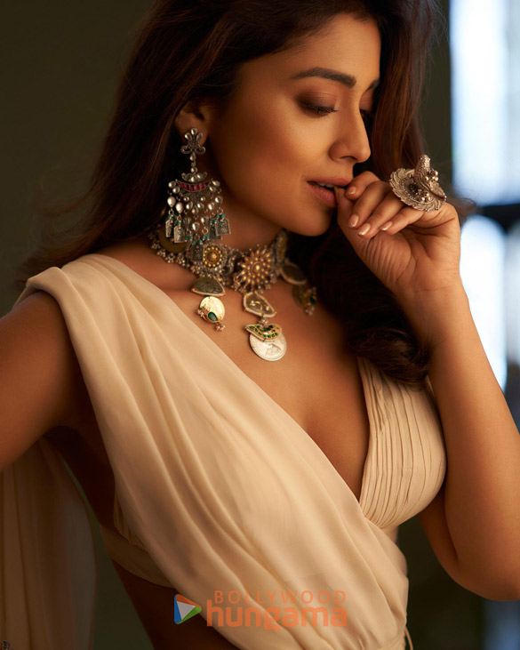 shriya saran 58