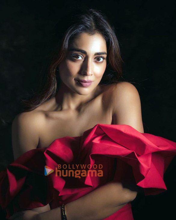 shriya saran 1 27