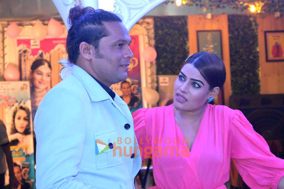 snapped bollywood veterans sunil pal and prakash tiwari madhur attend karishma raos birthday party 3
