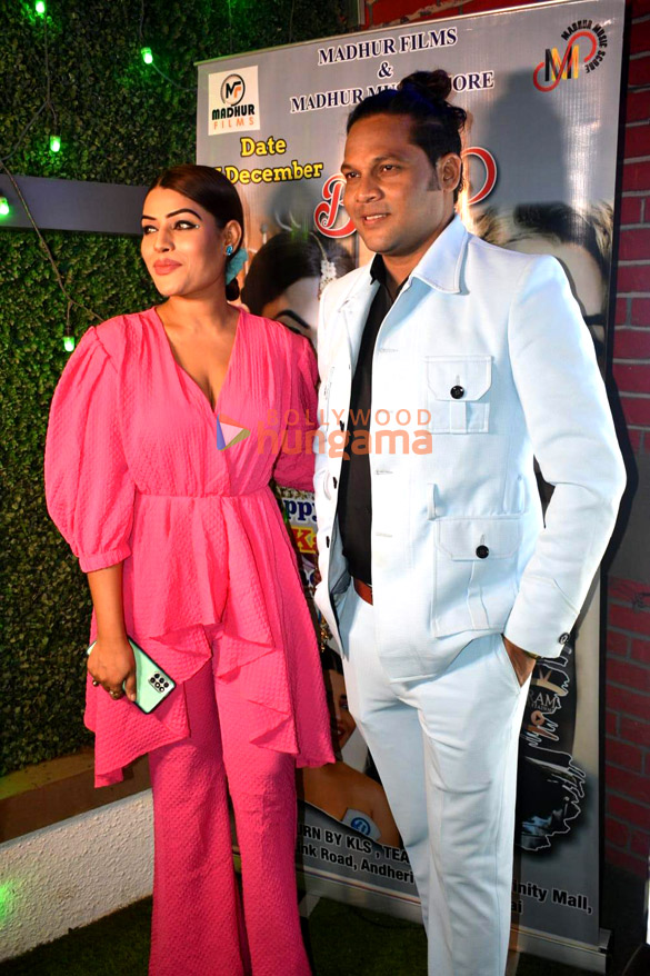 snapped bollywood veterans sunil pal and prakash tiwari madhur attend karishma raos birthday party 5