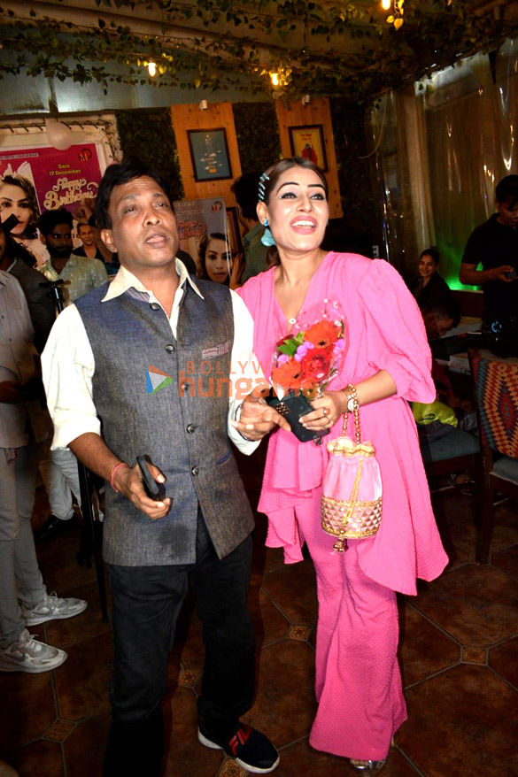 snapped bollywood veterans sunil pal and prakash tiwari madhur attend karishma raos birthday party 6