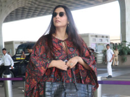 Sonam Kapoor Ahuja and Rhea Kapoor smiles for paps at the airport