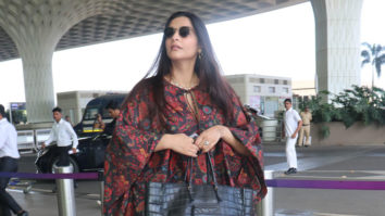 Sonam Kapoor Ahuja and Rhea Kapoor smiles for paps at the airport