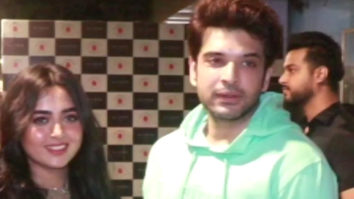 Tejasswi Prakash and Karan Kundrra pose for paps together as they get clicked in Bandra