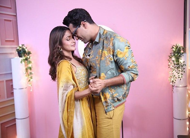 Vicky Kaushal meets up with Shehnaaz Gill on her show and their romantic photos have fans gushing over their chemistry
