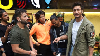 Vidyut Jammwal’s fan cycles 1600 kilometres to attend his pre-birthday celebration