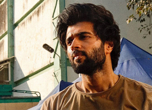 Vijay Deverakonda sets the internet on fire; treats fans with a glimpse of his new look