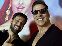 Akshay Kumar drops a hilarious selfie with Emraan Hashmi and Aishwarya Rai Bachchan