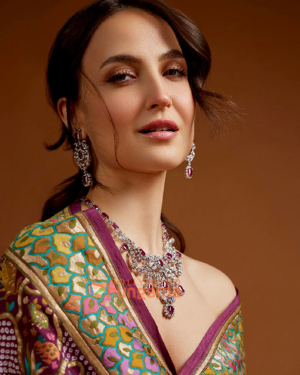 elli avrram 1 74