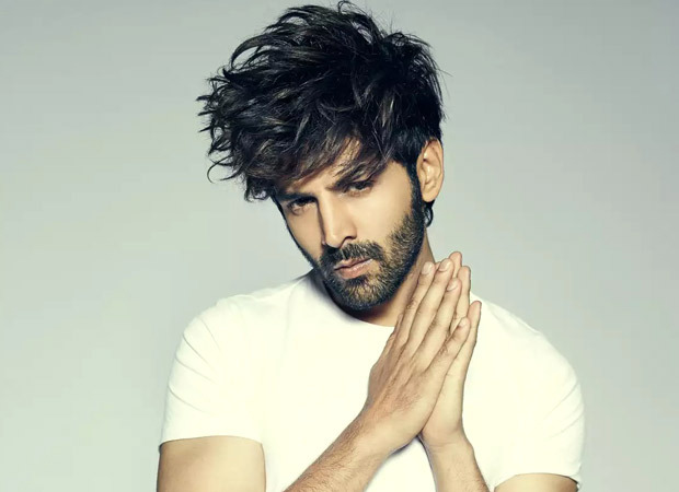 Kartik Aaryan recalls visiting Shah Rukh Khan’s Mannat and Salman Khan’s Galaxy Apartments for the first time: ‘I almost ran from there escaping the lathi charge’ Kartik Aaryan recalls visiting Shah Rukh Khan’s Mannat and Salman Khan’s Galaxy Apartments for the first time: ‘I almost ran from there escaping the lathi charge’