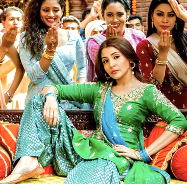 LOHRI 2023: From Anushka Sharma’s Patiala suit to Shanaya Kapoor’s embellished saree; check out these 5 celebrity outfits that might serve as inspiration for your Lohri celebration