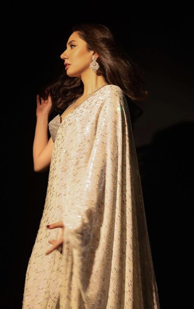 Mahira Khan is winning hearts for her traditional look in an ivory ...