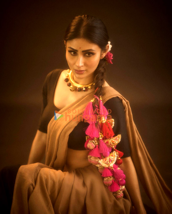 mouni roy 1 199