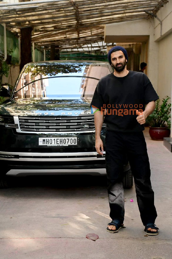 Photos: Aditya Roy Kapur spotted with his new car in Juhu Photos: Aditya Roy Kapur spotted with his new car in Juhu