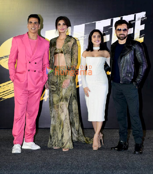 photos akshay kumar emraan hashmi nushrratt bharuccha diana penty and others snapped at the trailer launch of selfiee 12