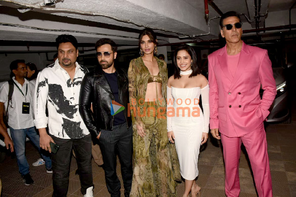 photos akshay kumar emraan hashmi nushrratt bharuccha and diana penty snapped at the trailer launch of selfiee 1
