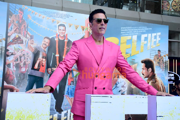 photos akshay kumar emraan hashmi nushrratt bharuccha and diana penty snapped at the trailer launch of selfiee 2 3