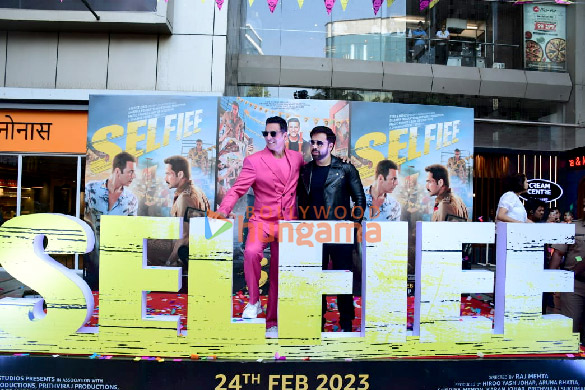 photos akshay kumar emraan hashmi nushrratt bharuccha and diana penty snapped at the trailer launch of selfiee 4 3