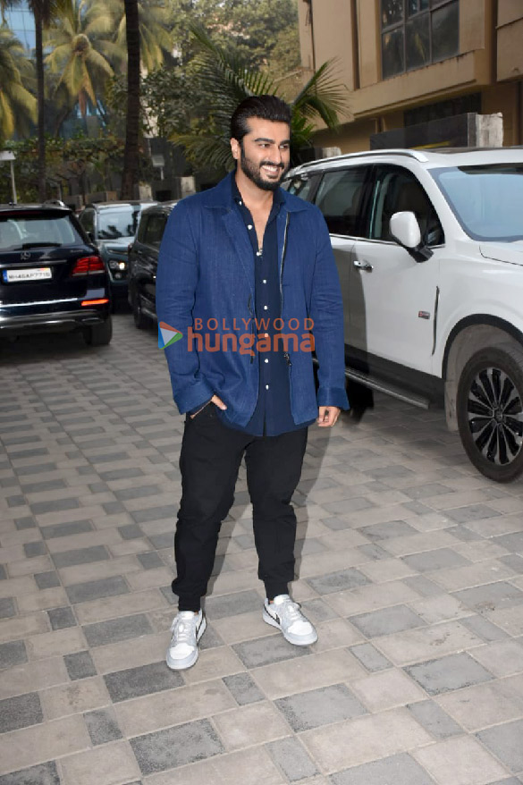 photos arjun kapoor radhika madan vishal bhardwaj and aasmaan bhardwaj snapped at t series office promoting their film kuttey 1