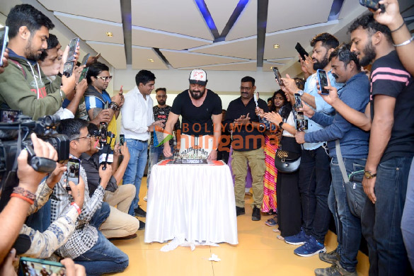 photos bobby deol celebrates his birthday with media at sunny super sound in juhu 6