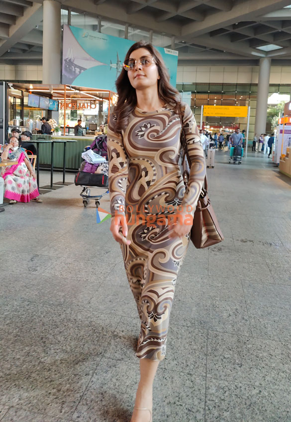 photos deepika padukone rakul preet singh and others snapped at the airport more 4