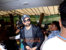 Photos: Emraan Hashmi spotted at Sunny Super Sound in Juhu