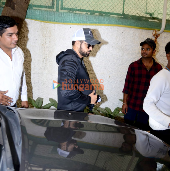 photos emraan hashmi spotted at sunny super sound in juhu 4