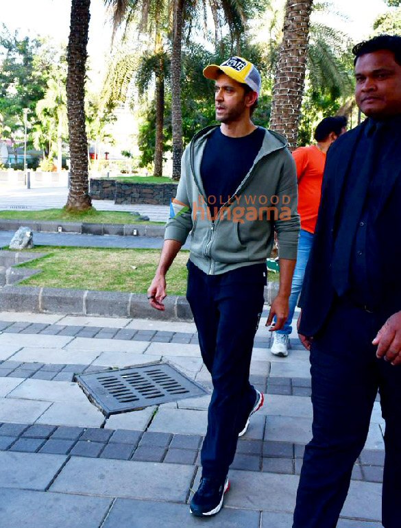 Photos: Hrithik Roshan snapped with family at BKC