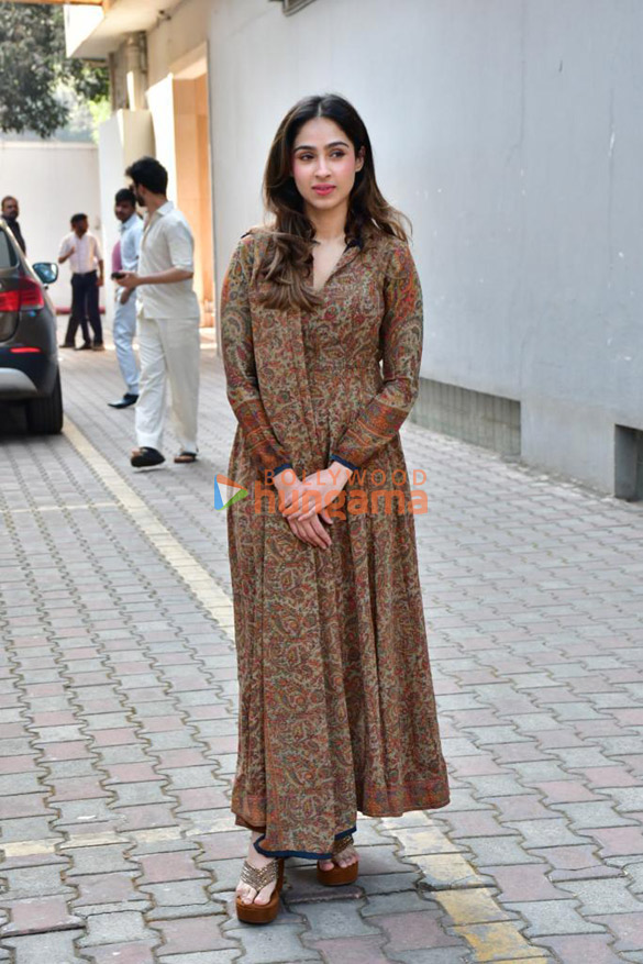 photos ishq vishk rebound cast snapped at ramesh s tauranis house 1
