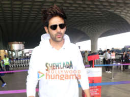 Photos: Kartik Aaryan, Shruti Haasan, Javed Akhtar and others snapped at the airport