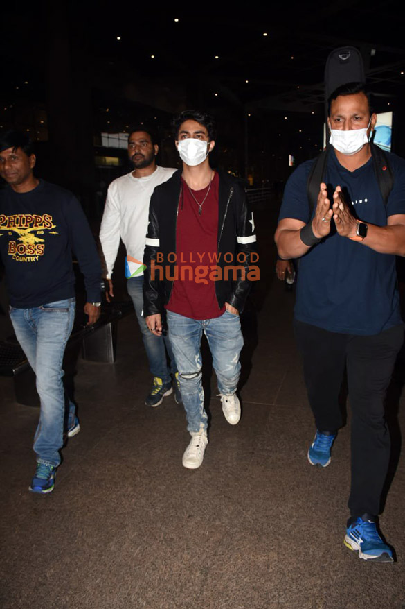 photos kartik aaryan tamannaah bhatia aryan khan and others snapped at the airport 3