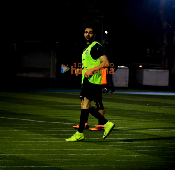 photos kartik aaryan snapped during a football match in juhu 4