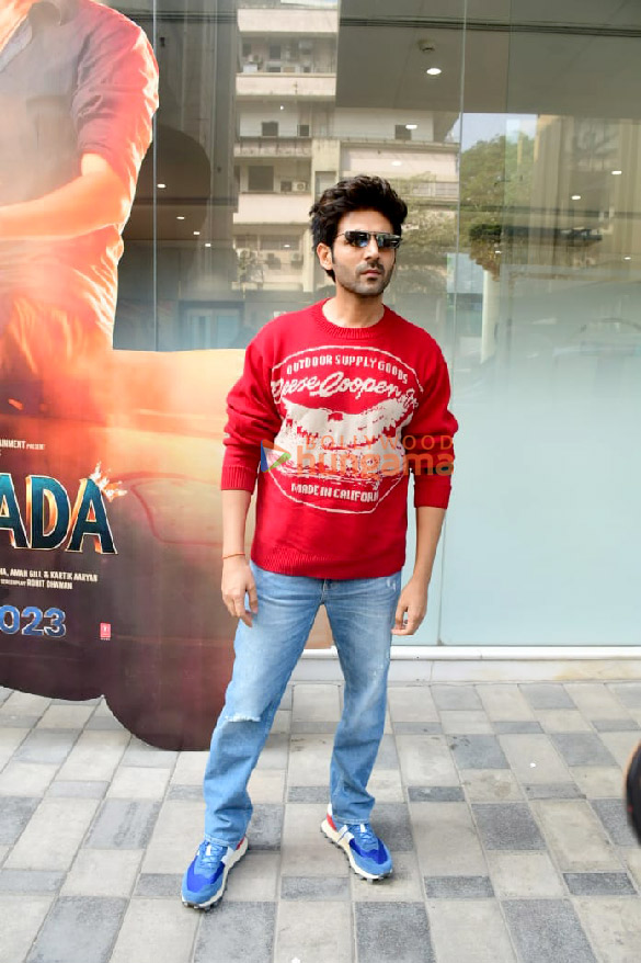 photos kartik aaryan snapped promoting his film shehzada 2