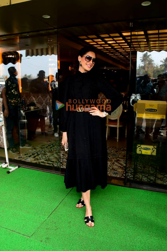 photos nargis fakhri anupam kher and neena gupta snapped promoting their film shiv shastri balboa 4