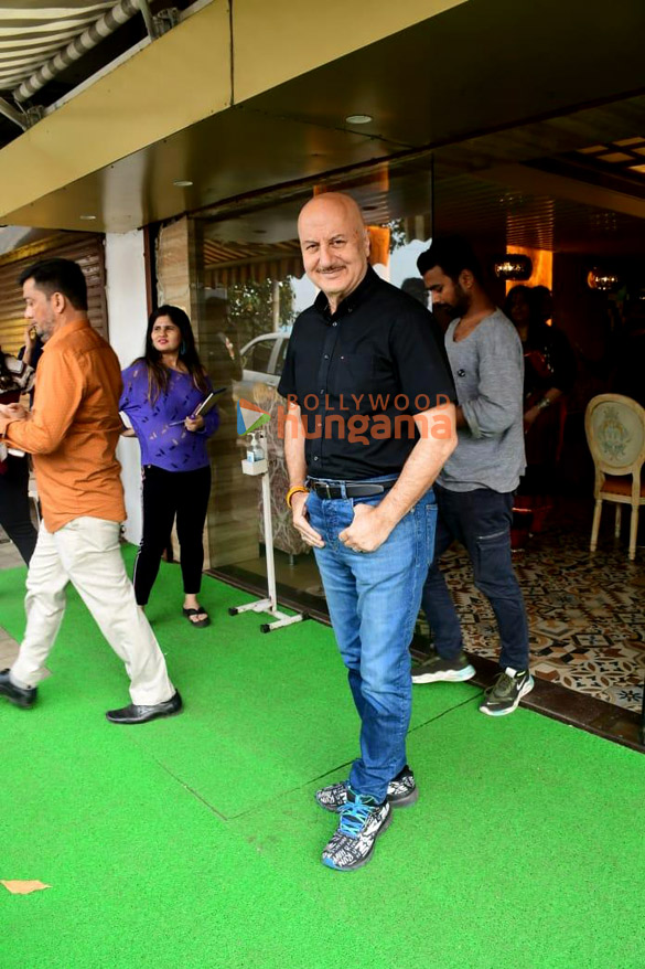 photos nargis fakhri anupam kher and neena gupta snapped promoting their film shiv shastri balboa 5