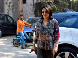 Photos: Neetu Singh spotted at Ranbir Kapoor’s new house in Bandra