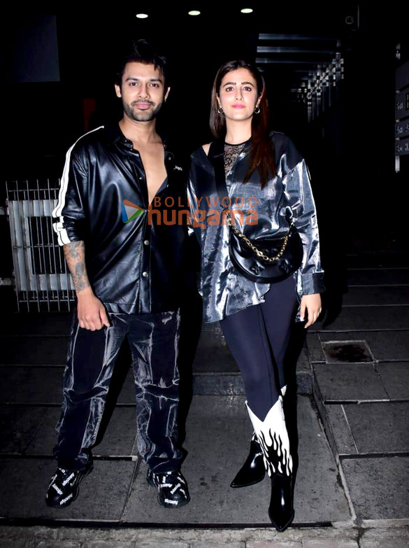 photos nupur sanon and stebin ben spotted at hakkasan in bandra 2