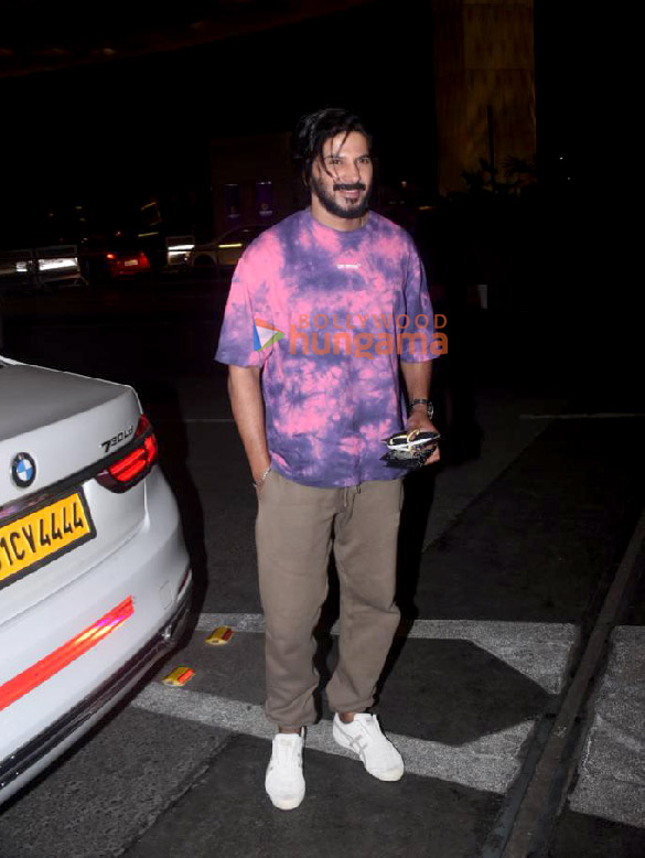 photos pooja hegde bhagyashree and others snapped at the airport 009 3
