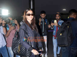 Photos: Pooja Hegde, Bhagyashree and others snapped at the airport