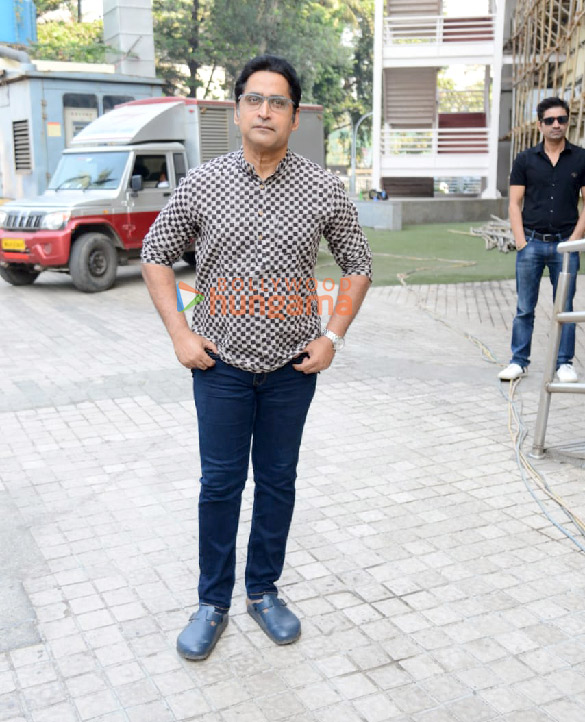 photos rajkumar santoshi tanisha santoshi and chinmay mandlekar attend the trailer launch of gandhi godse ek yudh 5