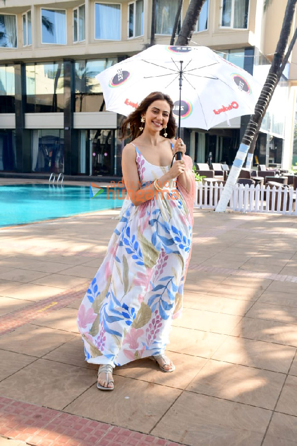photos rakul preet singh snapped during chhatriwali promotions 6
